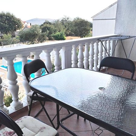 Apartments"Nika" With Private Pool Galovac  エクステリア 写真
