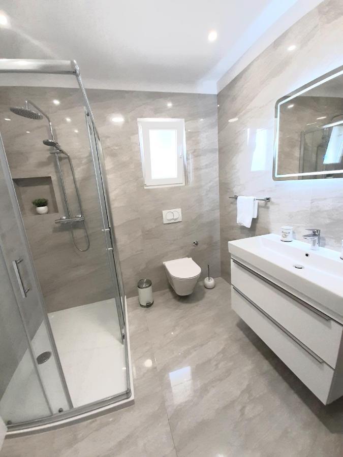 Apartments"Nika" With Private Pool Galovac  エクステリア 写真
