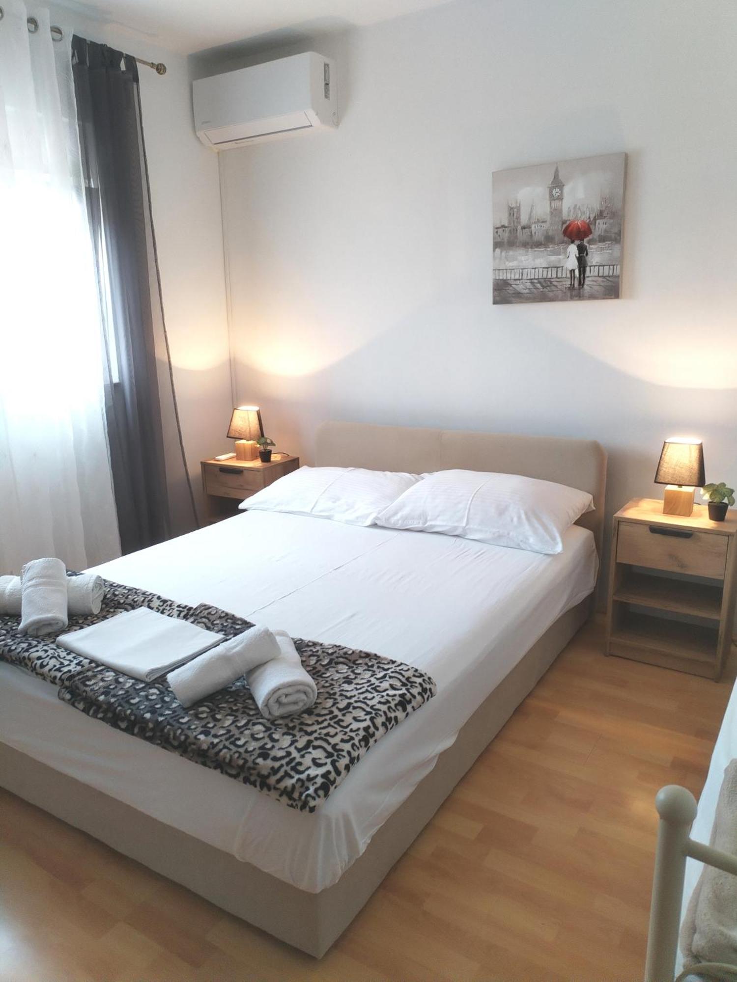 Apartments"Nika" With Private Pool Galovac  エクステリア 写真
