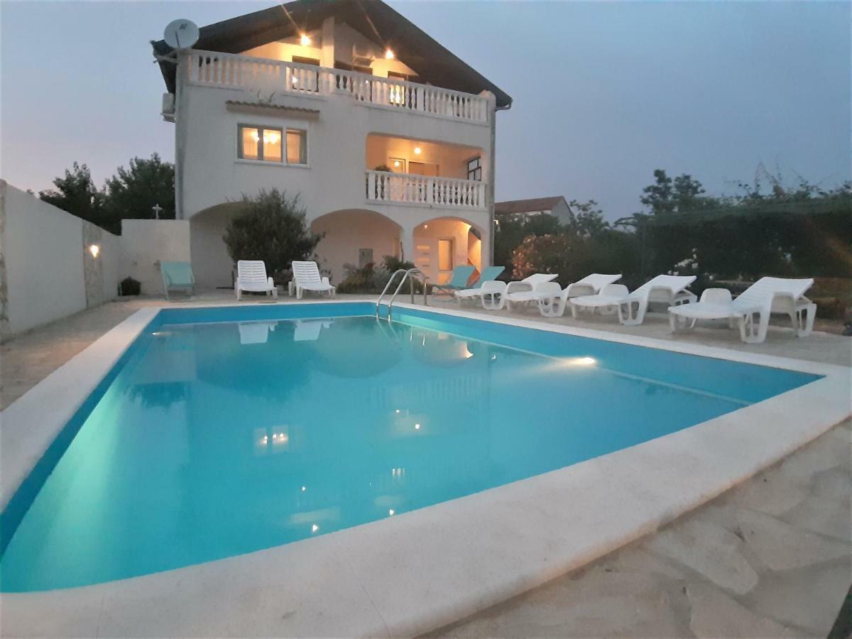 Apartments"Nika" With Private Pool Galovac  エクステリア 写真