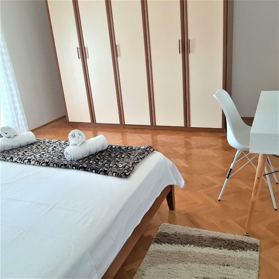 Apartments"Nika" With Private Pool Galovac  エクステリア 写真